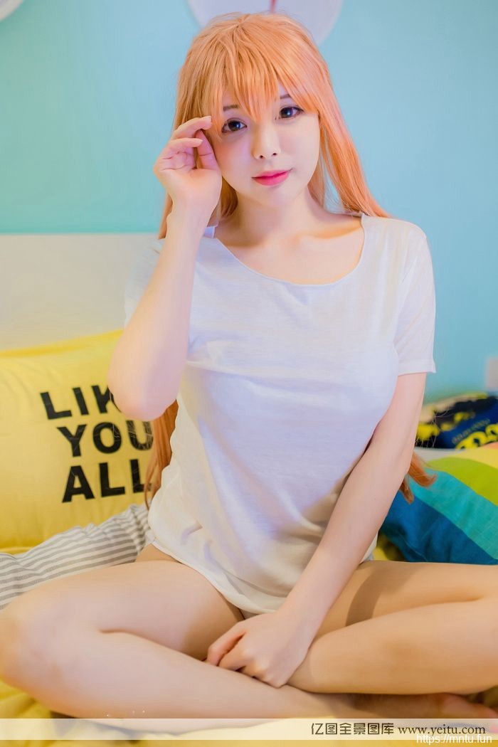 性感尤物夏小秋cosplay童颜巨乳尽显一样的妩媚