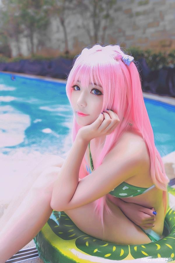 性感美女COS扮演VOCALOID巡音流歌水着泳装