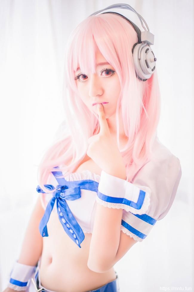 性感美女COS扮演VOCALOID巡音流歌水着泳装