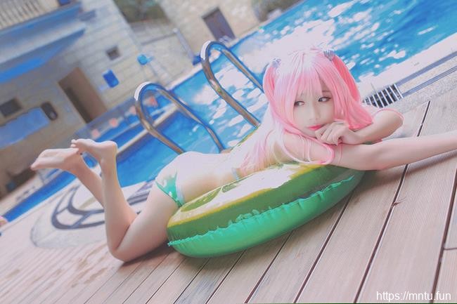 性感美女COS扮演VOCALOID巡音流歌水着泳装
