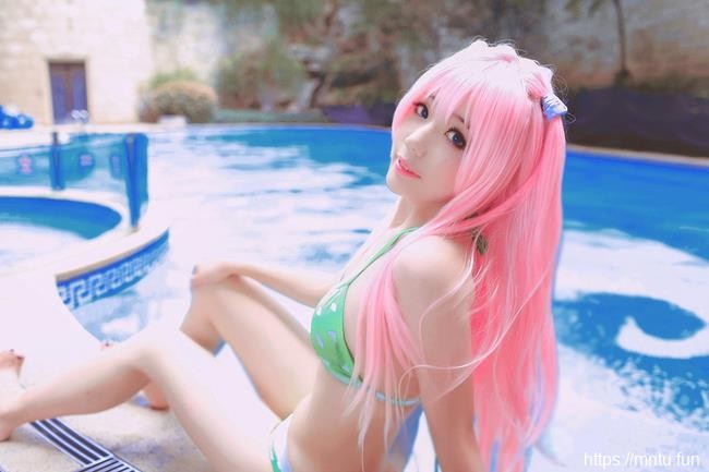 性感美女COS扮演VOCALOID巡音流歌水着泳装