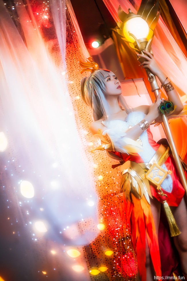 萝莉御姐鳗鱼霏儿COSPLAY王者荣耀凤凰于飞王昭君