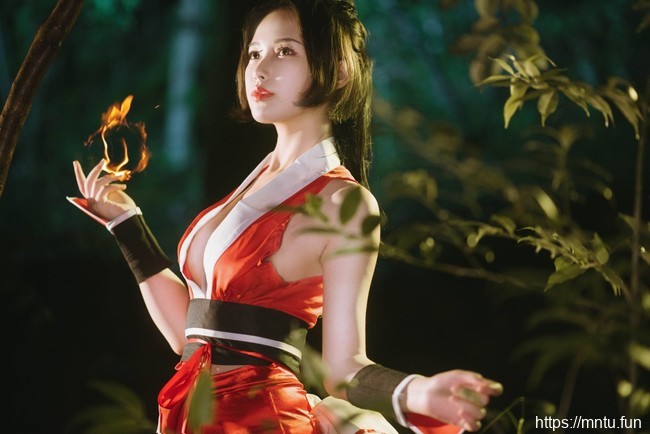 御姐AZ想和金克丝私奔COS王者荣耀不知火舞腿控福利