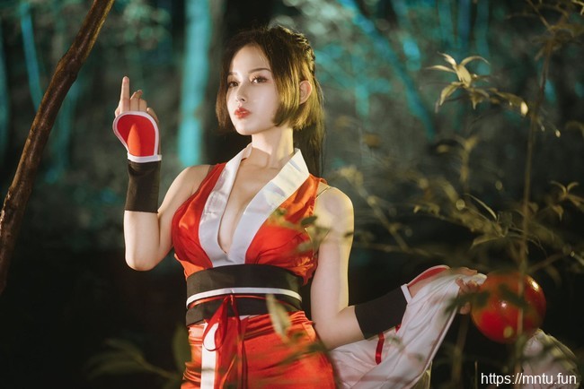 御姐AZ想和金克丝私奔COS王者荣耀不知火舞腿控福利