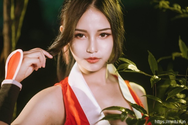 御姐AZ想和金克丝私奔COS王者荣耀不知火舞腿控福利