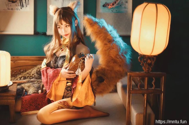 腿控福利御姐AZ想和金克丝私奔COS王者荣耀妲己