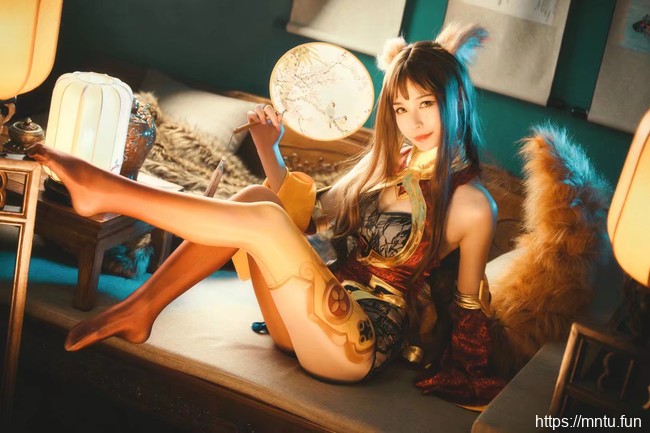 腿控福利御姐AZ想和金克丝私奔COS王者荣耀妲己