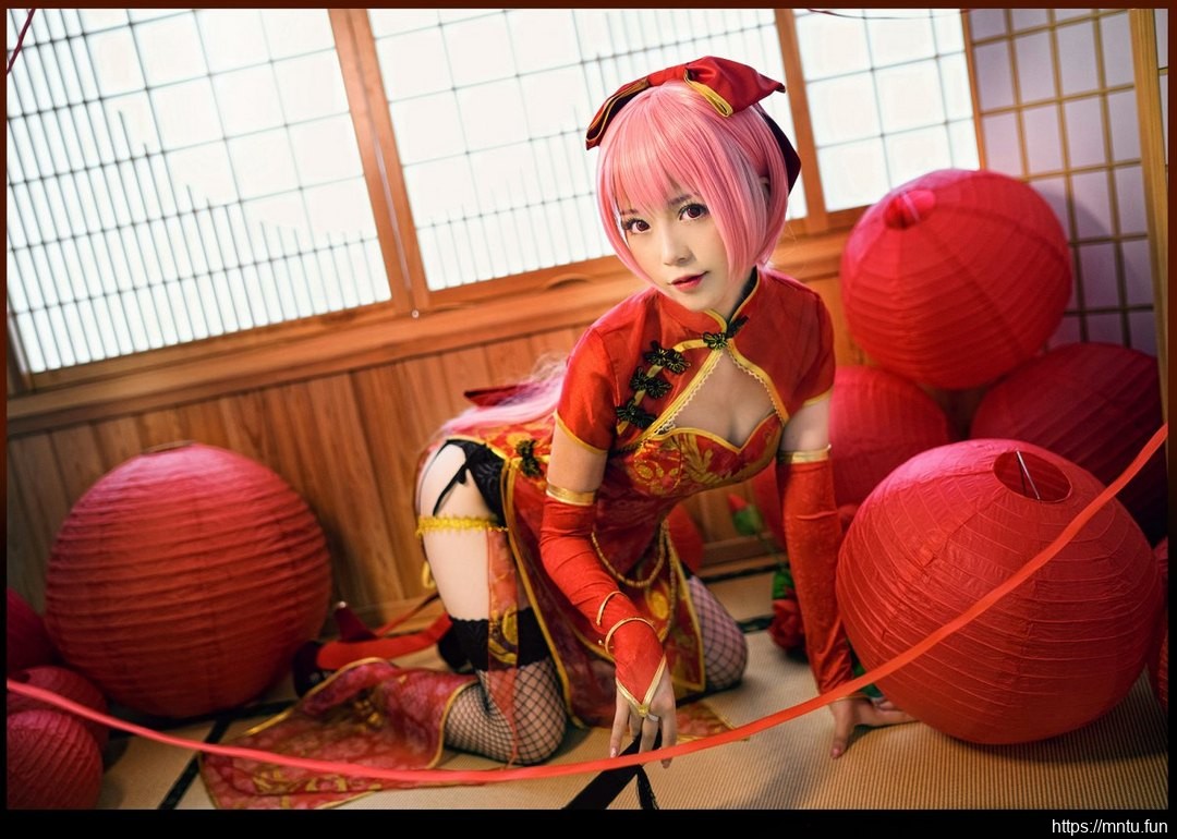 旗袍美女Luka黑丝网袜cosplay巡音流歌