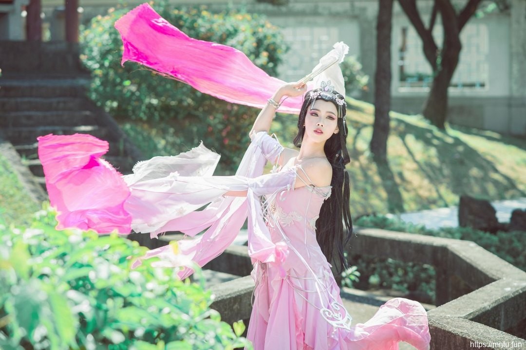 古装御姐cosplay《剑侠情缘网络版3》秦风七秀