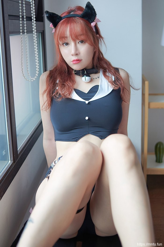 美娇娘王雨纯各式制服秀白净巨乳