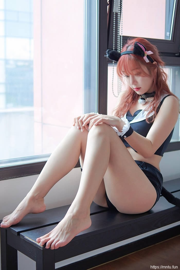 美娇娘王雨纯各式制服秀白净巨乳