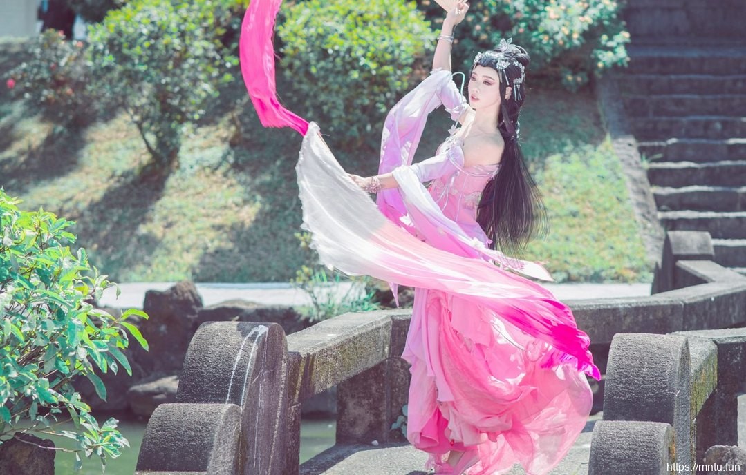 古装御姐cosplay《剑侠情缘网络版3》秦风七秀