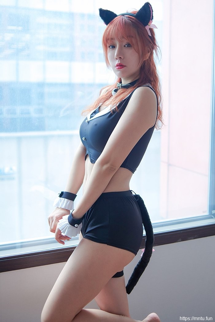 美娇娘王雨纯各式制服秀白净巨乳