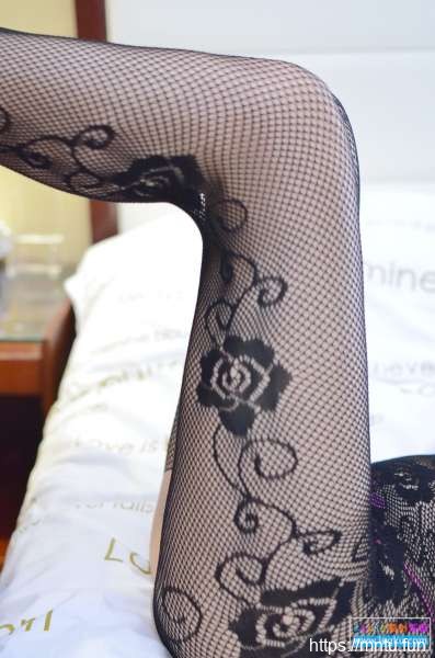 情味连体网衣高跟写真套图