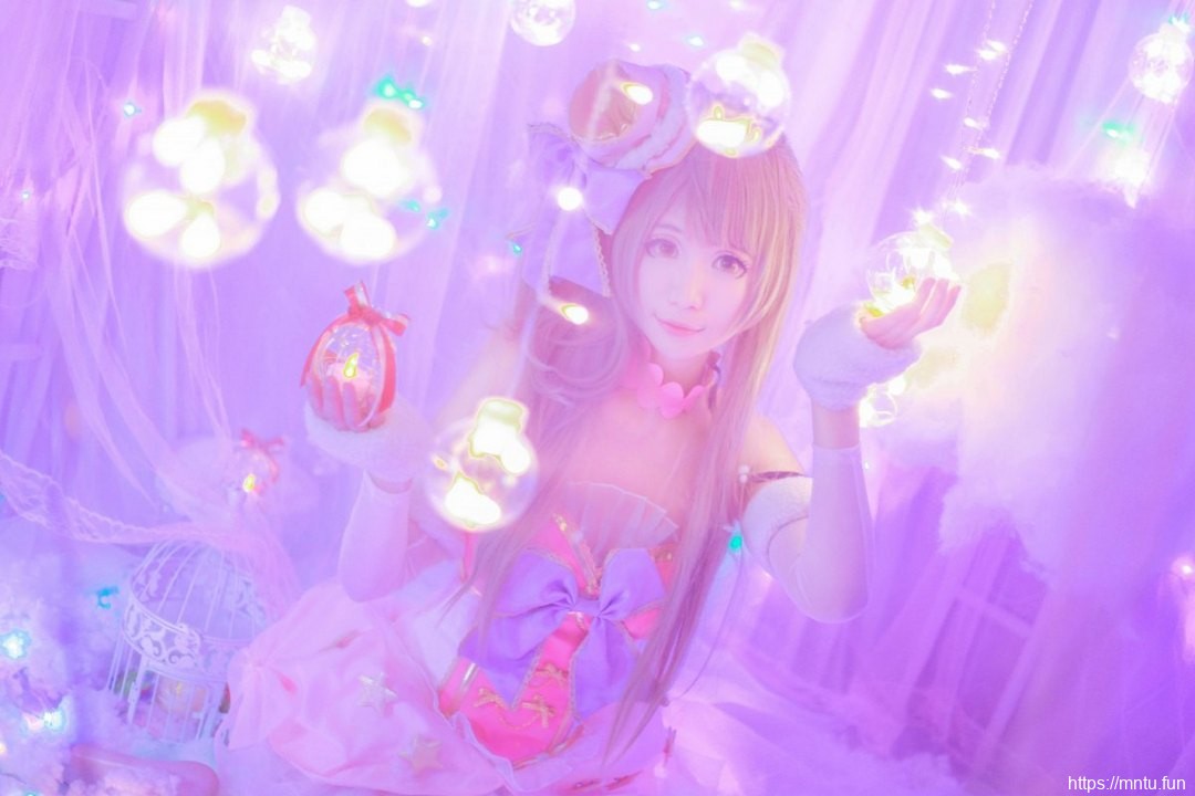 大眼萌妹子cosplay《Love-live》美少女南小鸟