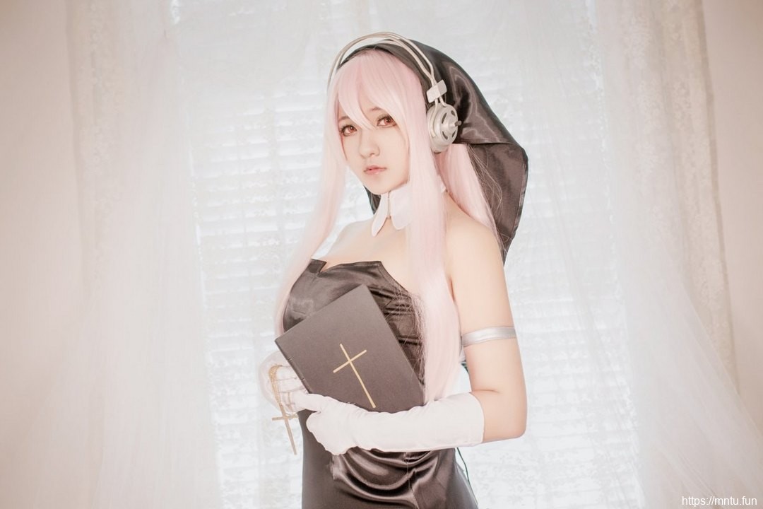 日系美女酥胸美腿cosplay修女超级索尼子