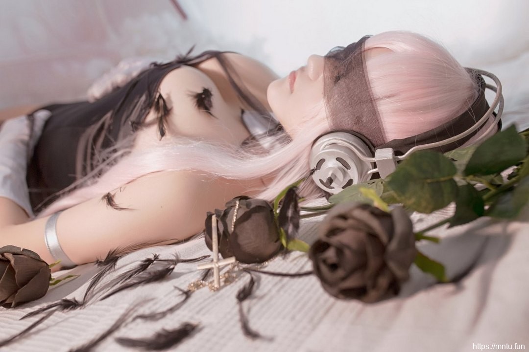 日系美女酥胸美腿cosplay修女超级索尼子