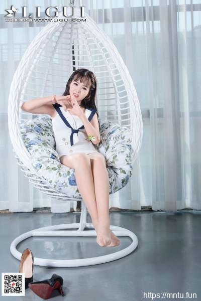 刘悦~美腿丝足写真套图