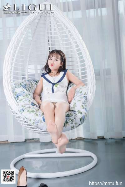 刘悦~美腿丝足写真套图