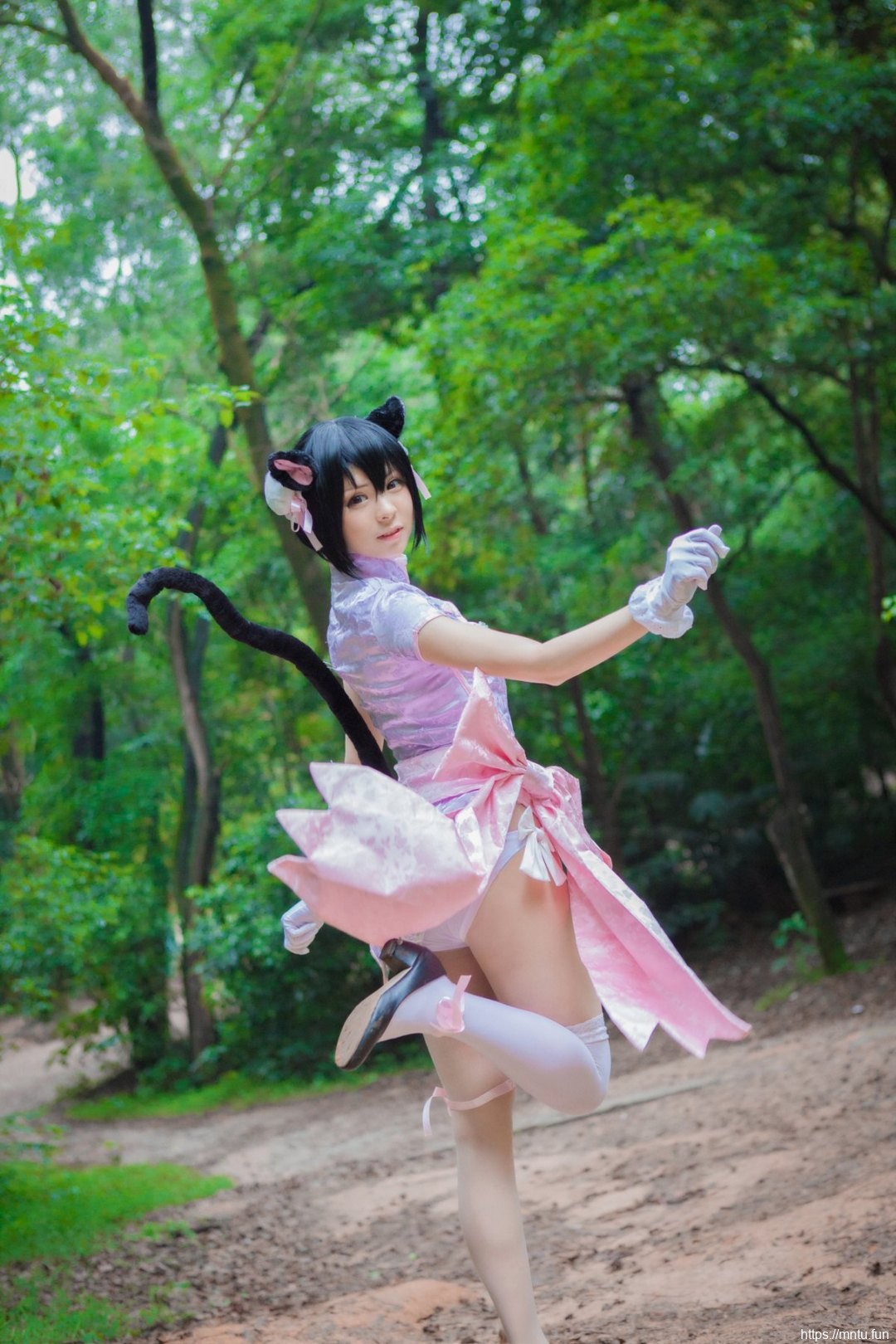 旗袍美女cosplay蕾丝猫白丝袜的性感诱惑