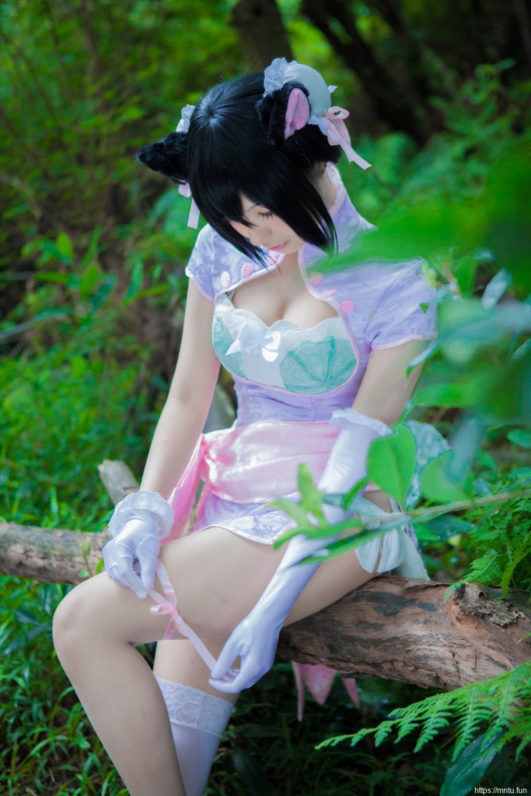 旗袍美女cosplay蕾丝猫白丝袜的性感诱惑