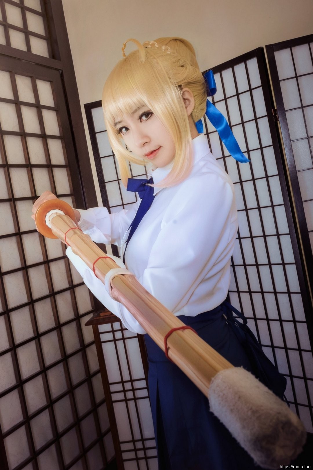 制服短裙美女黑丝诱惑扮演Saber让人心扉荡漾