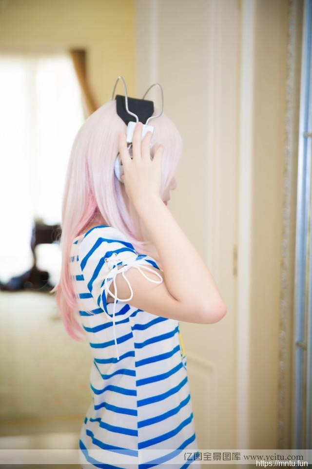 私房可爱美女cosplay