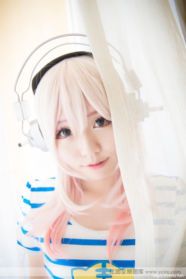 私房可爱美女cosplay