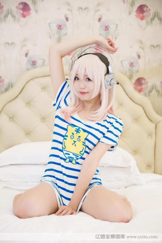 私房可爱美女cosplay