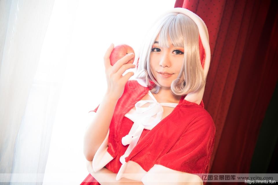 圣诞节清纯可爱美眉cosplay庆贺