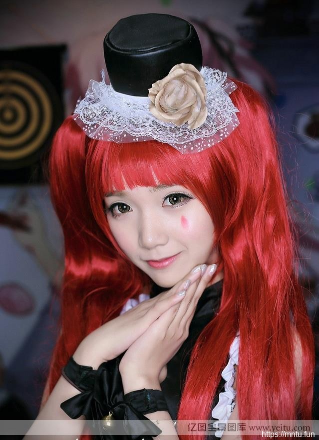 动漫展可爱萌妹子红发妖艳cosplay