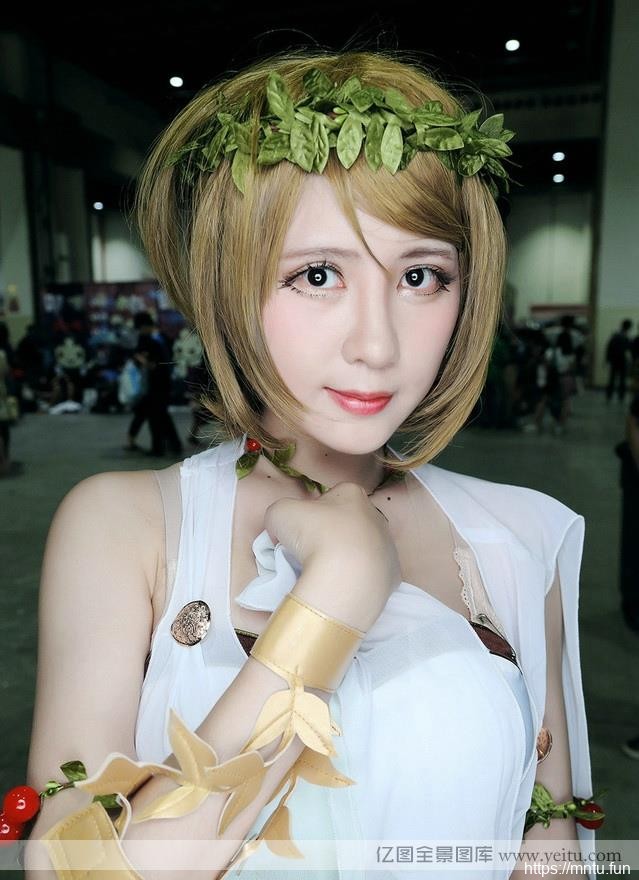 动漫展可爱萌妹子红发妖艳cosplay