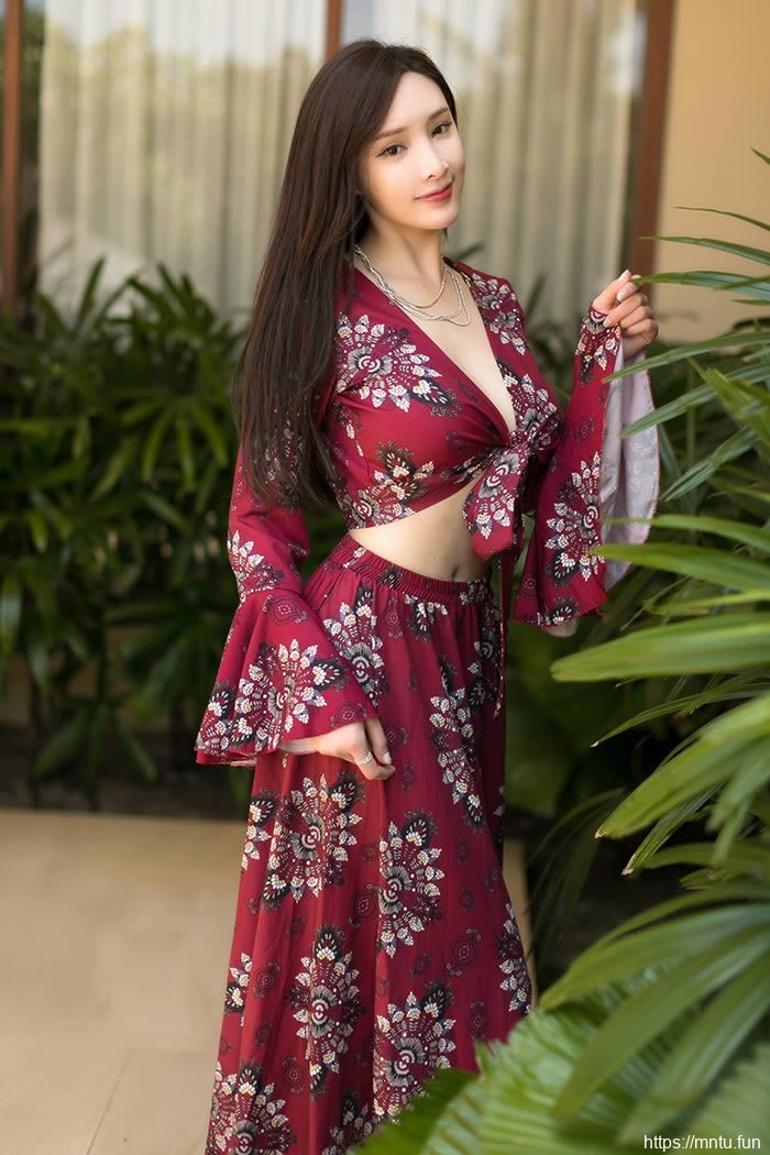 多情娇娘周妍希红装深沟风景甚好