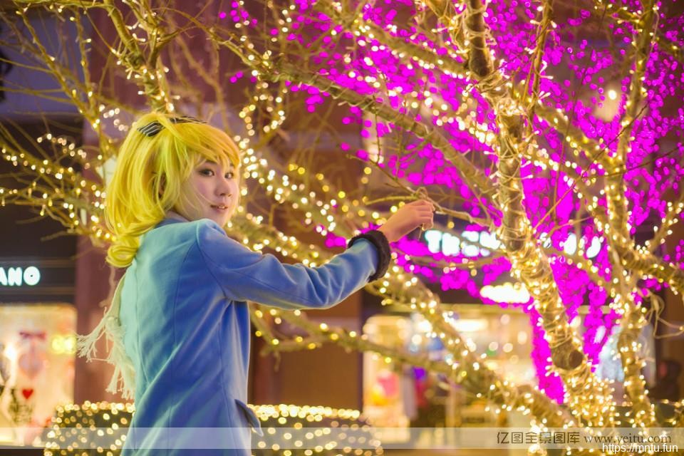 高挑长腿美女绚濑绘里街头cosplay