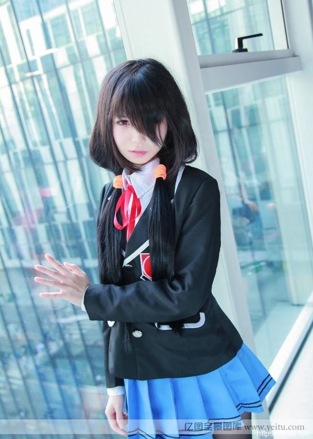 萝莉美女着校服cosplay制服诱惑