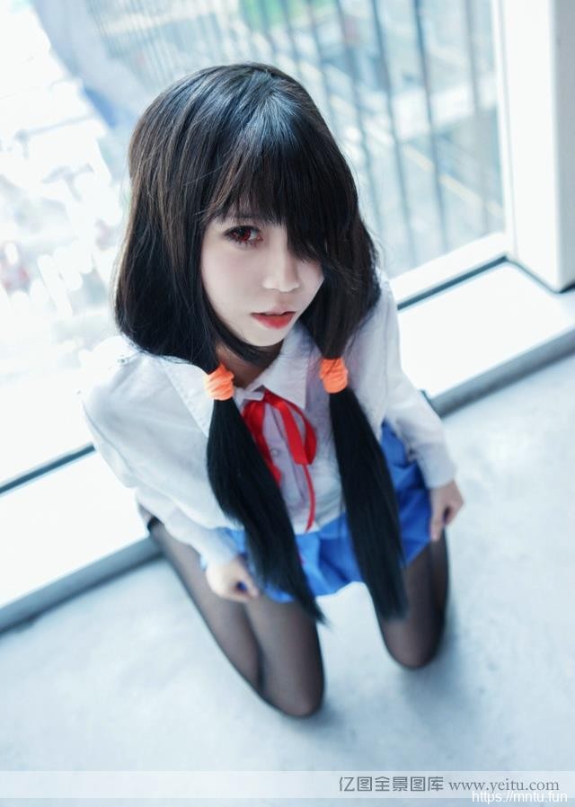 萝莉美女着校服cosplay制服诱惑