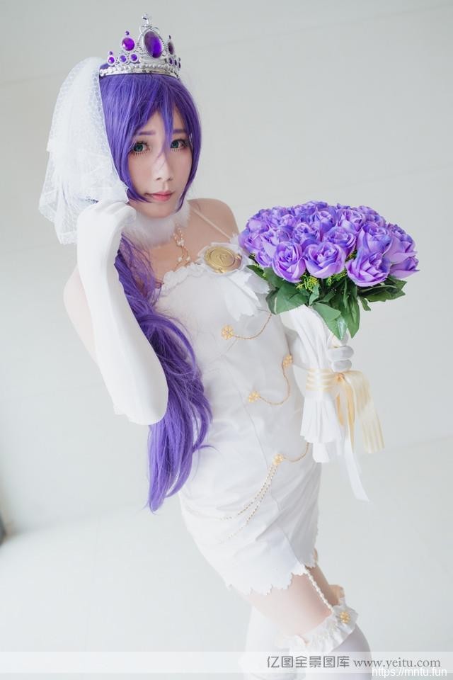 诱惑白嫩新娘性感COSPLAY