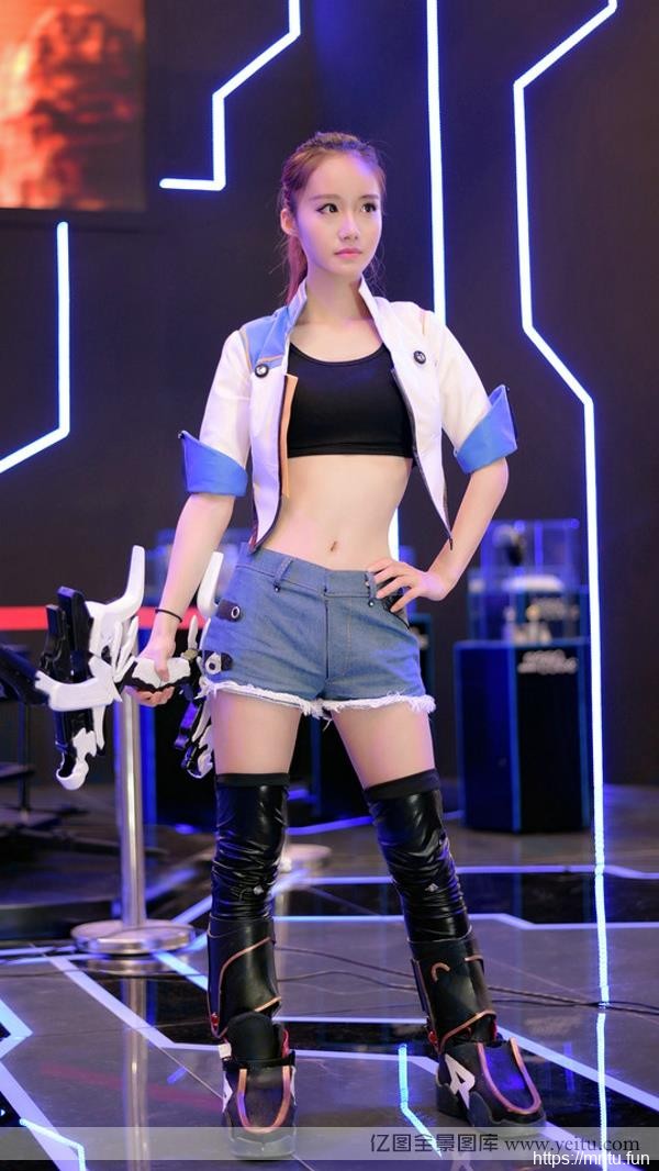 动漫展里的可爱妹子聚合欣赏