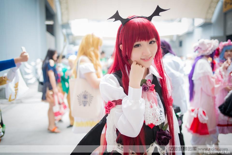 动漫展上的可爱美女妹子COSPLAY