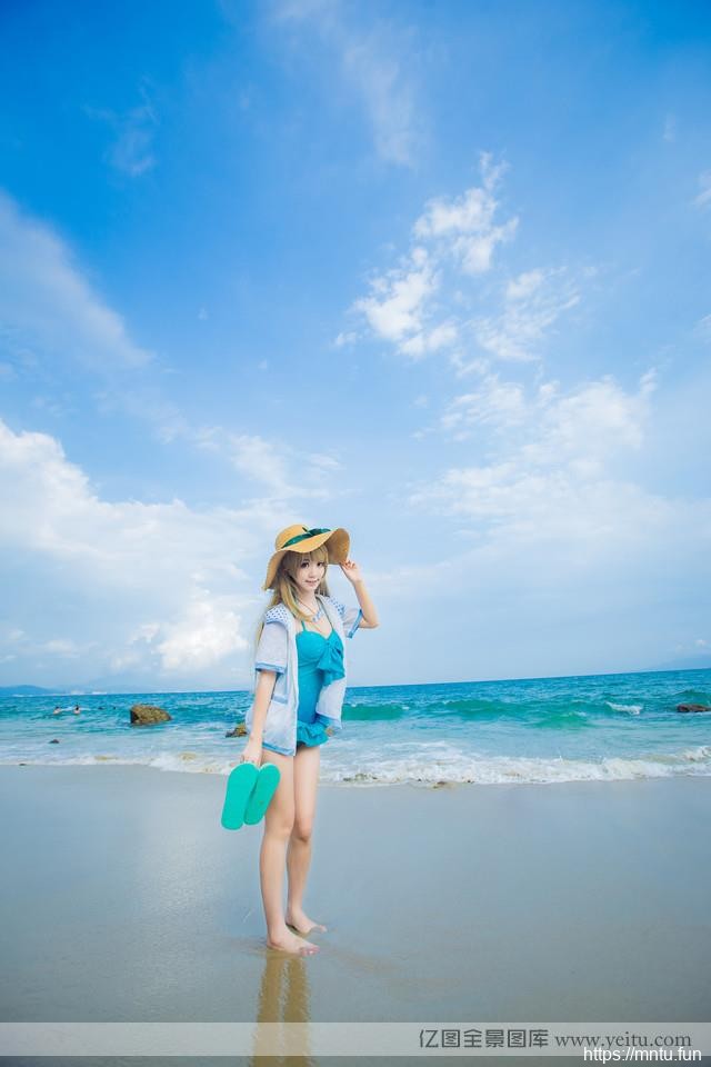 南小鸟海滩比基尼深沟有深度