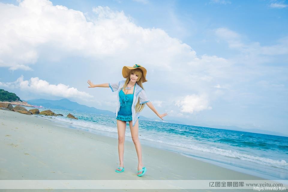 南小鸟海滩比基尼深沟有深度