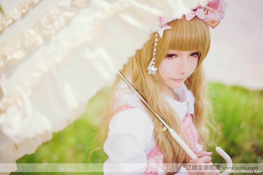 清纯小萝莉樱花下的粉嫩cosplay