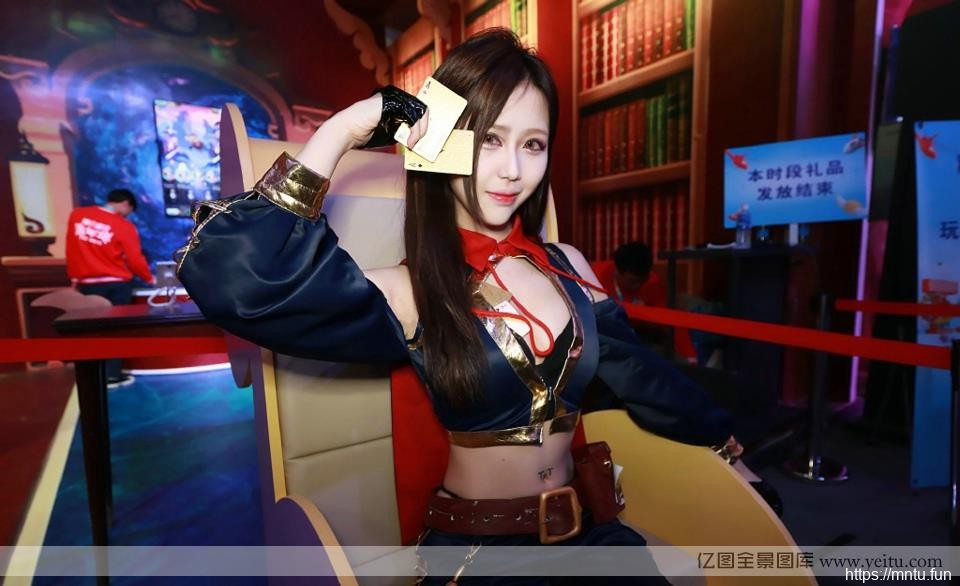 狂野女孩的暗黑风格COSPLAY