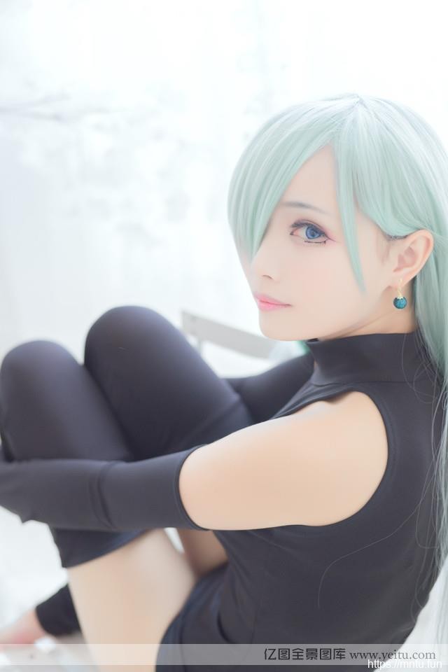 白皙清纯美女cosplay性感萝莉
