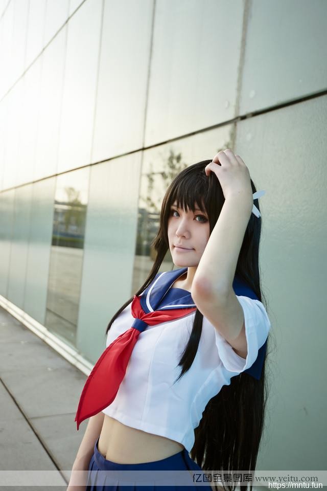 制服美眉冷艳COS