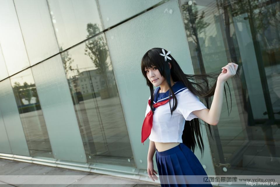 制服美眉冷艳COS