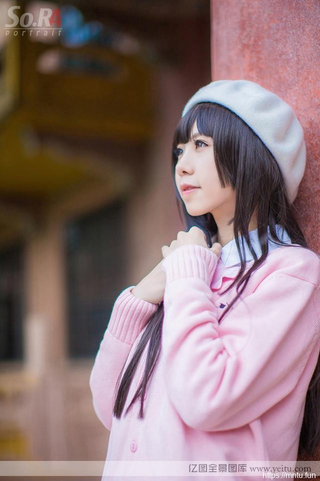 清纯可爱学生妹的户外COS制服诱惑