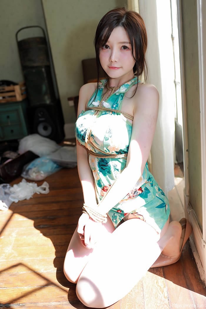 旗袍女神糯美子巨乳绑缚诱袭众人