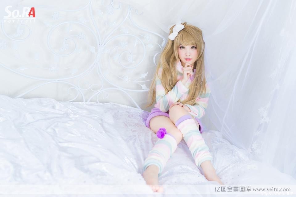 粉嫩清纯美女睡衣私房cosplay