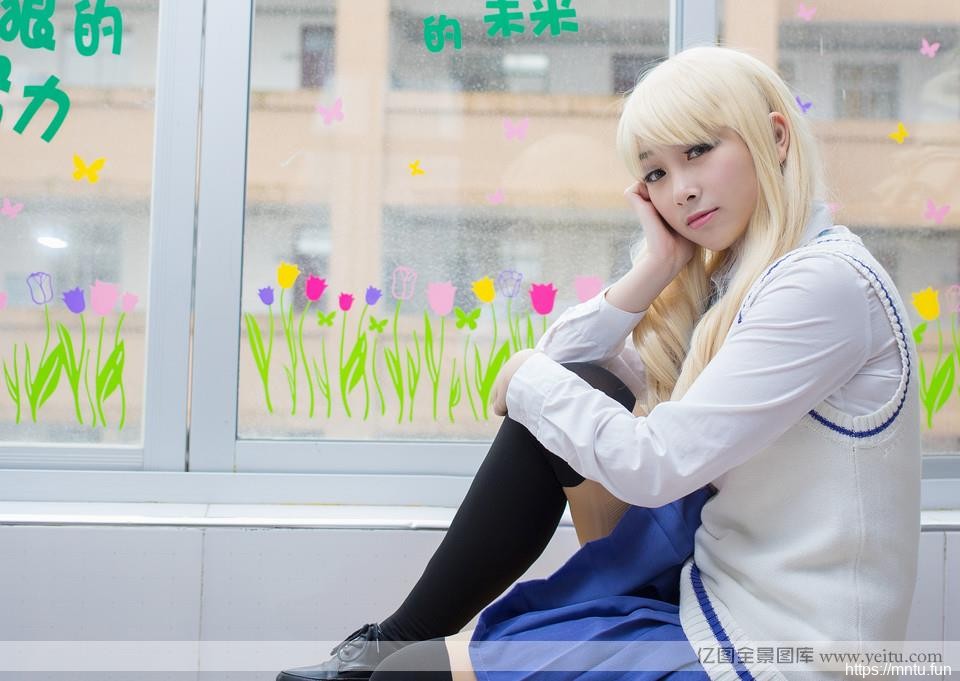 校园清纯妹子制服诱惑的另类性感cosplay